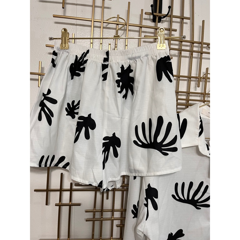 COMMense White Black Abstract Print Button Down Shirt & Shorts Set XS - Picture 8 of 12